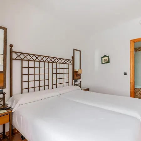 Hacienda Santa Barbara מלון 2*