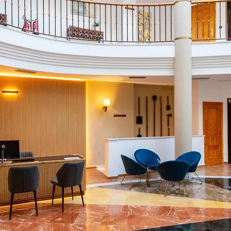 מלון Hacienda Santa Barbara